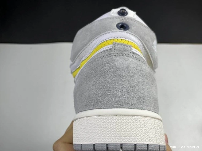 Cheap Husky Smoke Switch Air Jordan 1 High CW6576-100 Light 0810